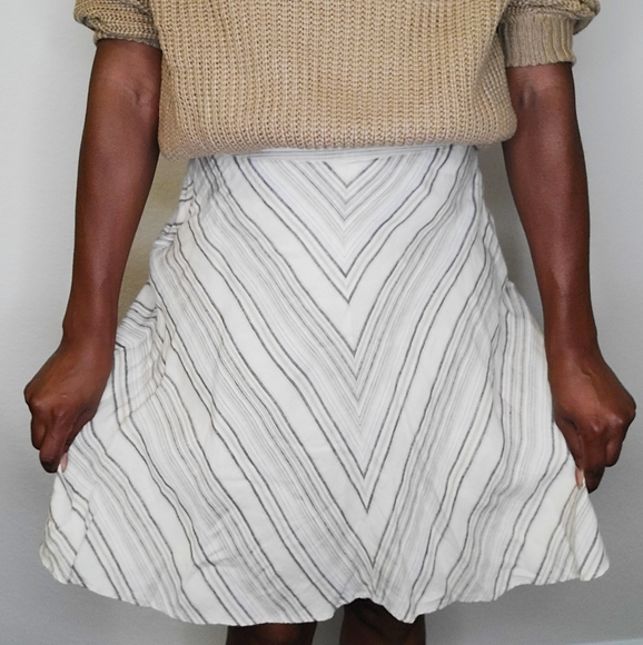 Banana Republic A-line linen skirt - Picture 2 of 5